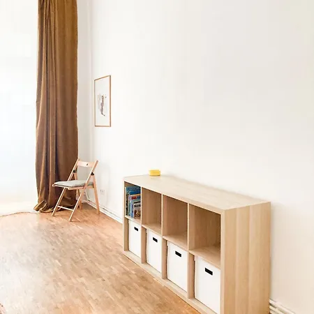 Sunny Renovated Ground-floor In Neukoelln Feriehus *