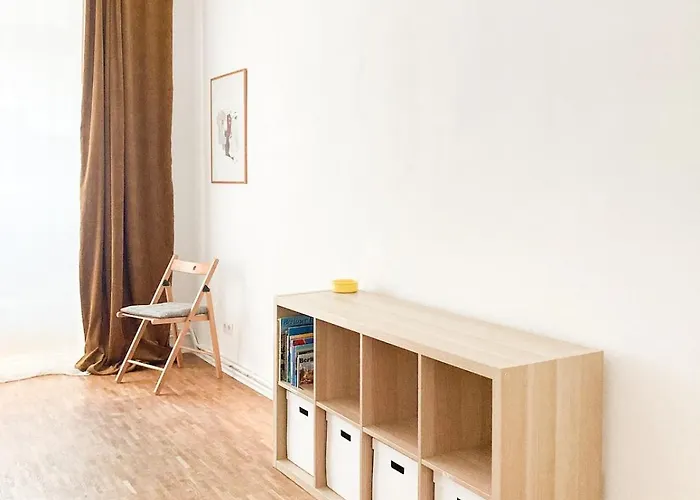 Sunny Renovated Ground-floor In Neukoelln בית נופש *