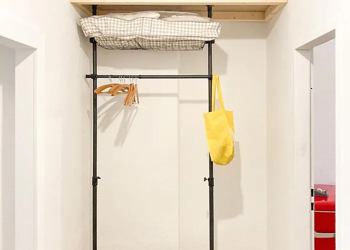 Sunny Renovated Ground-floor In Neukoelln בית נופש *