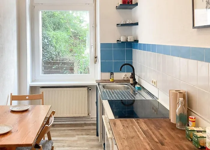 Sunny Renovated Ground-floor In Neukoelln